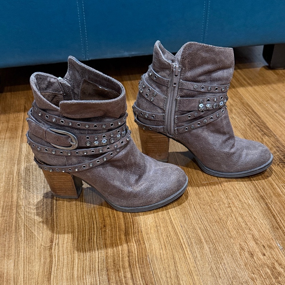 Stylish Gray Ankle Boots with Studded Straps